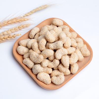 China OEM Crispy Sesame Coated Roasted Cashews Snacks No Food Color Healthy Crunchy Fried Nut for sale