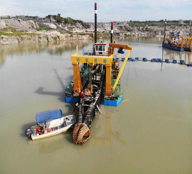 Water Flow 5000m3 River Sand Dredger with Diesel Engine