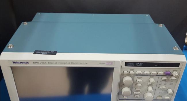 Tektronix DPO7054 Oscilloscope measurement display