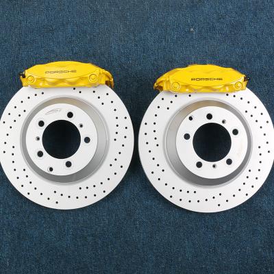China Calibradores perforados amarillos del freno trasero de los pistones de la zapata de freno GT3 4 en venta