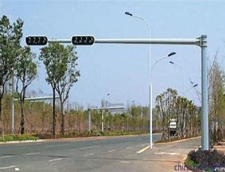 China S355JR afiló la calle galvanizada poste ligero del arrabio del borde de la carretera en venta