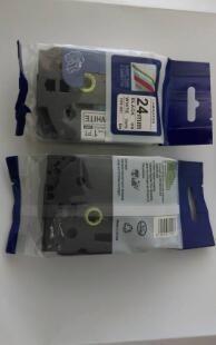 Chine Noir de PUTY 24mm sur la machine à écrire blanche de P-contact de Tapes Compatible For de frère du label TZe-251 de TZ251 TZe251 TZe 251 à vendre