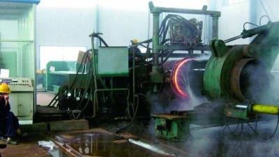 Chine Équipement hydraulique automatique de cintreuse de tuyau avec l'efficacité de fonctionnement élevée à vendre