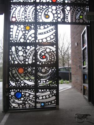 China Puerta plegable de aluminio elegante Puertas exteriores de aluminio personalizadas en venta