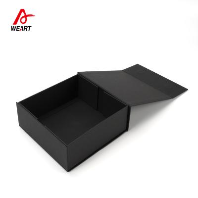 China Automatic Foldable Paper Boxes Gift Packaging With Magnets for sale