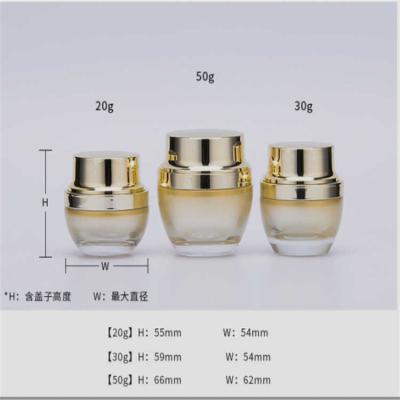 Chine Bouteille cosmétique en verre multifonctionnelle de pompe à vendre