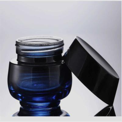Chine Bouteille en verre cosmétique étanche lavable avec le jet 50ml ultra-léger 100ml 120ml à vendre