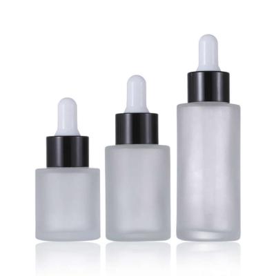 Chine Bouteille en verre cosmétique multifonctionnelle avec le compte-gouttes 20ml 30ml 50ml à la mode à vendre