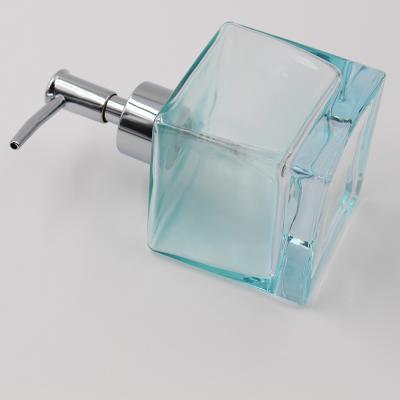 Chine Le distributeur en verre de savon de place acrylique met les biens en bouteille transparents réutilisables à vendre
