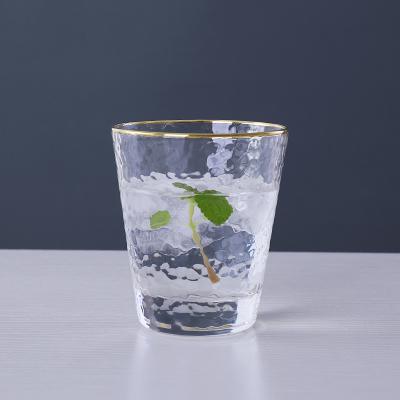 Chine Broc en verre résistant à la chaleur de l'eau ISO9001 avec le couvercle 550ml non toxique à vendre