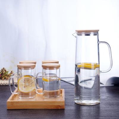 Chine L'ODM a épaissi à la mode multifonctionnel de cruche d'eau de carafe et d'ensemble en verre à vendre