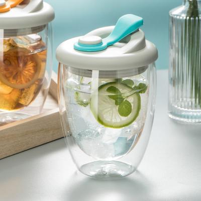 Chine Tasse en verre résistante à la chaleur portative ultra-légère, tasses en verre Lidded de preuve de chaleur 400ml à vendre