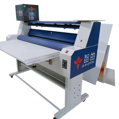 中国 PVC板切断機は,キューブ広告ディスプレイボードを作るために4-8mm厚さを切ることができます. 販売のため