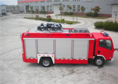 China os chassis de ISUZU da massa do transporte 3925kg iluminam o tipo de movimentação 6705×2200×3210mm do carro de bombeiros 4x2 à venda