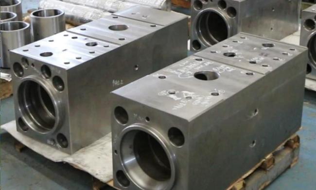 SB81 Backhoe Hydraulic Breaker Parts Cylinder For Drilling Machines 3