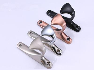 China Silver Cloth Hanging Hooks , Zinc Alloy Wall Mounted Coat Hooks Classical Jacket Hander Hooks for sale