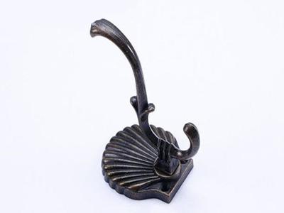 China Black Zinc Alloy Cloth Hanging Hooks Classical Cap Hangers Roma Style Clothes Holders for sale