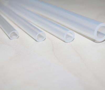 China Compatibilidad química curada platino de la tubería del silicón, manguera de flexión da alta temperatura en venta