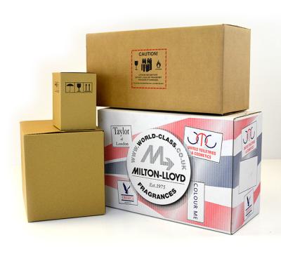 China Caixas personalizadas da caixa do transporte da cópia corrugadas para a roupa à venda