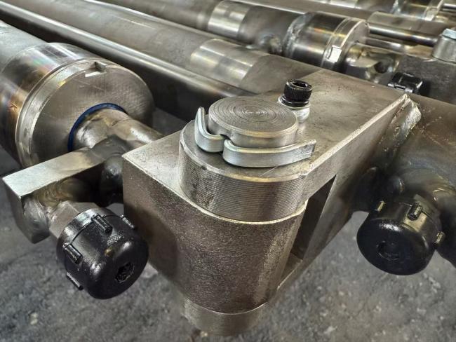 Crane hydraulic cylinder installation and application