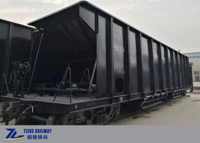 China Auto de 70 Ton Load Railway Hopper Wagons que descarrega o carro do funil de carvão à venda