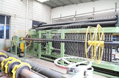 China 3.2mm Wire 80x100mm Adjustable Gabion Mesh Machine 195m/h Mesh Output for sale