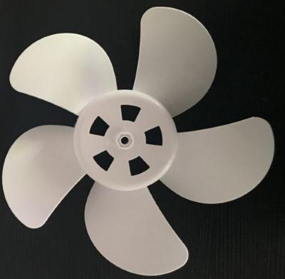 Chine Lame automatique thermoplastique de ventilateur électrique de machine de moulage par injection faisant la machine à vendre