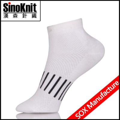 Chine Chaussettes de souffle de coton de compression adaptées aux besoins du client par chaîne de cheville de chaussettes sportives à vendre