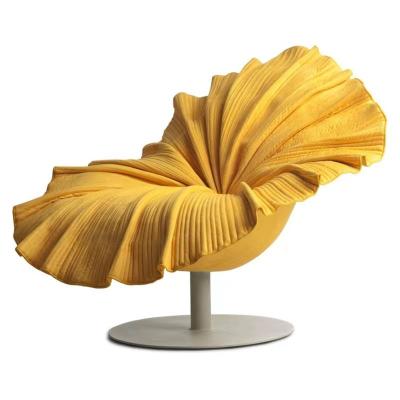 China Base de acero inoxidable de terciopelo de la flor del pétalo de la silla de la sala de exposición de lujo ligera nórdica del hotel en venta