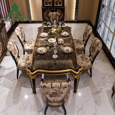 中国 British Royal Style Dining Table Set 6 Seater Luxury Wooden Dining Table Sets 販売のため
