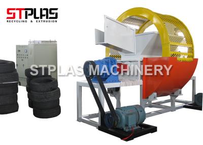 China Car / Truck Waste Tyre Shredding Machine For Rubber Recycling High Efficient for sale