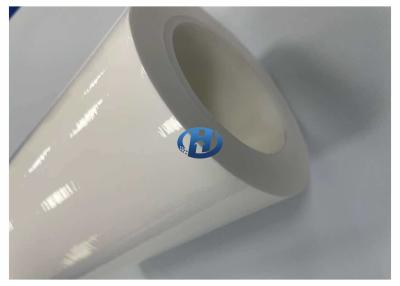 China filme curado UV branco do revestimento do silicone do LDPE de 120 μm para a tira de selagem nenhuma transferência do solvente ou do silicone principalmente para fitas à venda