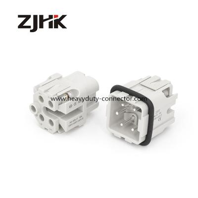 China Tornillo 4 resistentes Pin Connectors   Conector cuadrado del conector 10A del varón y de los conectores hembra en venta