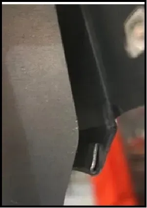 Anti-spill feed trough design