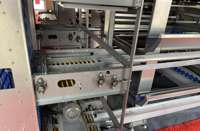 Scalable poultry farming system