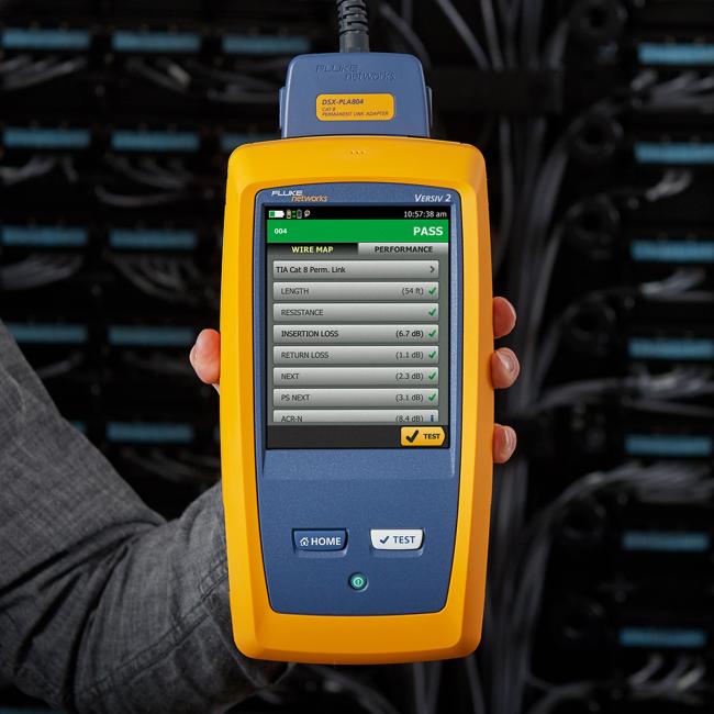 Fluke DSX2-8000 CH Cable Certification Analyzer accessories and components