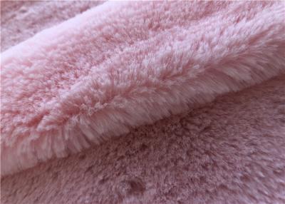 Chine Tissu de fourrure de lapin de Faux du polyester 300GSM pour la fabrication de pantoufle à vendre