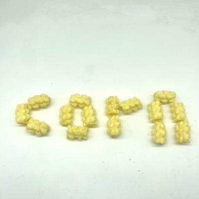 中国 Satisfy Your Cravings with Corny Crunch: Bite sized Extruded Puffs, Natural Corn Ingredients for Any Occasion 販売のため