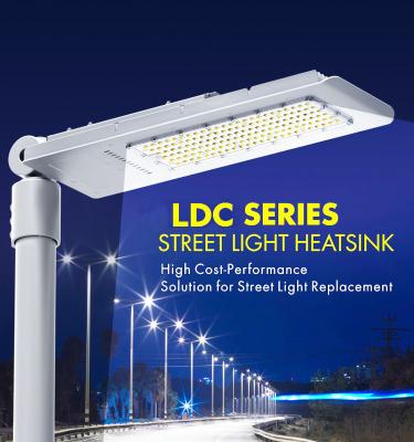 China Aluminum Alloy Outdoor Waterproof Led Street Light 3000k-6500k Line Diameter 3*0.75 0.3m for sale