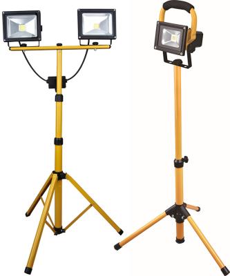 China Outdoor Brightest 10W 50W 200W 400W Portable Rechargeable Soccer Field 24v LED Flood Lighting Lights With Tripod for sale