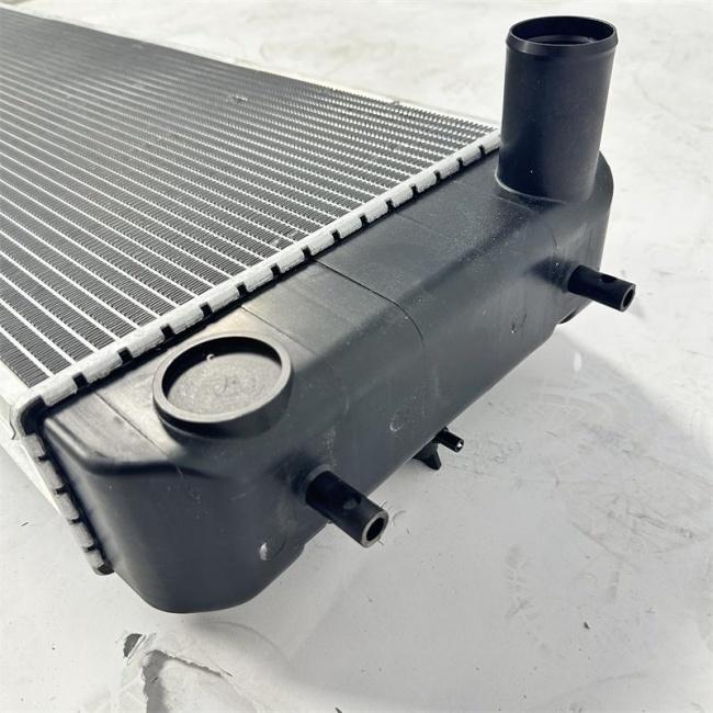 Excavator water tank radiator ZAX200-5G detailed view