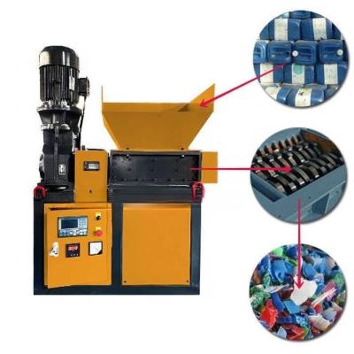 China Máquina de trituración de tambores de plástico para residuos sólidos, Mini máquina de trituración de neumáticos de caucho 380V en venta