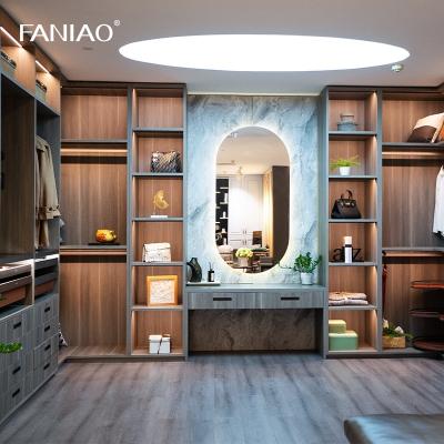 China Solid Wood Customized Wardrobe Closet Modern Walk In Closet with Dress Mirror for sale