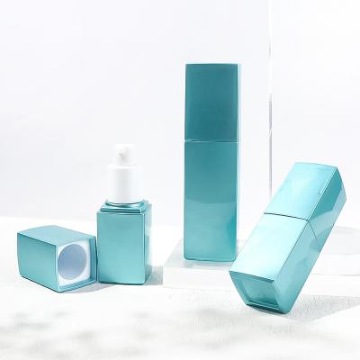 China Cosmetic Packaging PET Plastic Spray Bottle Clear Color Spray Squeeze Bottle for sale