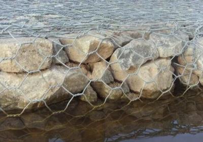 China 2.7mm Hot Dipped Galvanized Gabion Mesh Baskets Hexagonal Retaining Wall Gabion Cages for sale