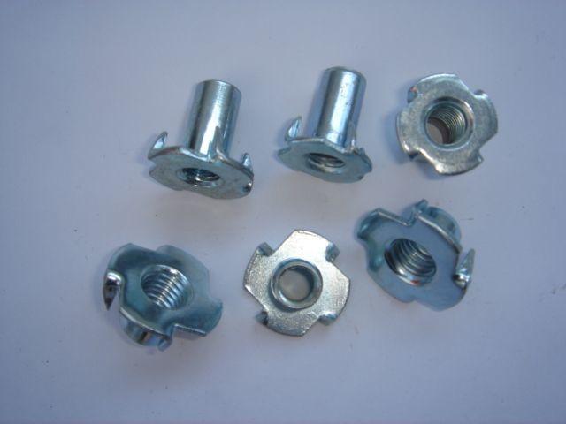 Carbon Steel Galvanized Four Pronged Tee Nut M6 - Side profile view showing dimensional characteristics