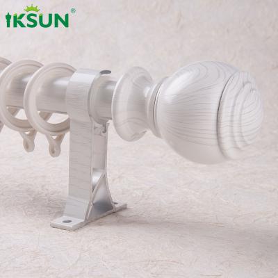 China 1.2mm Thickness Modern Wood Curtain Rod For Hotels Decorative for sale