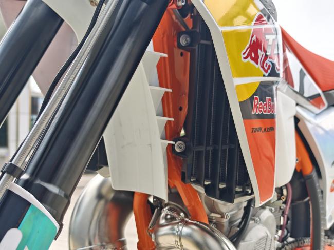 YH300GYs-K Off-Road Motorcycle rear view