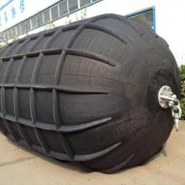 Marine Tug Boat Natural Rubber Fender for Sales from China_1 Marine Tug Boat Natural Rubber Fender for Sales from China_1