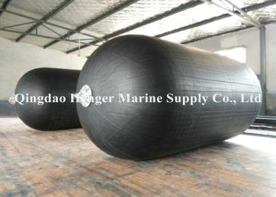 China Para-choque de borracha pneumático dos grandes petroleiros para o rebocador do fuzileiro naval do porto da barca de Batam à venda
